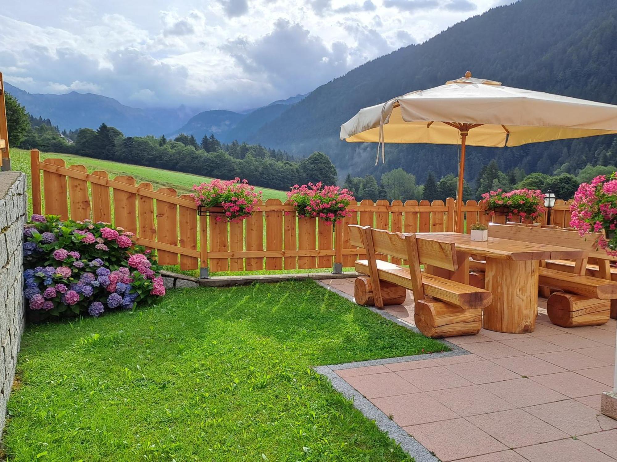 Hotel Garni La Soldanella Мадона ди Кампильо Екстериор снимка