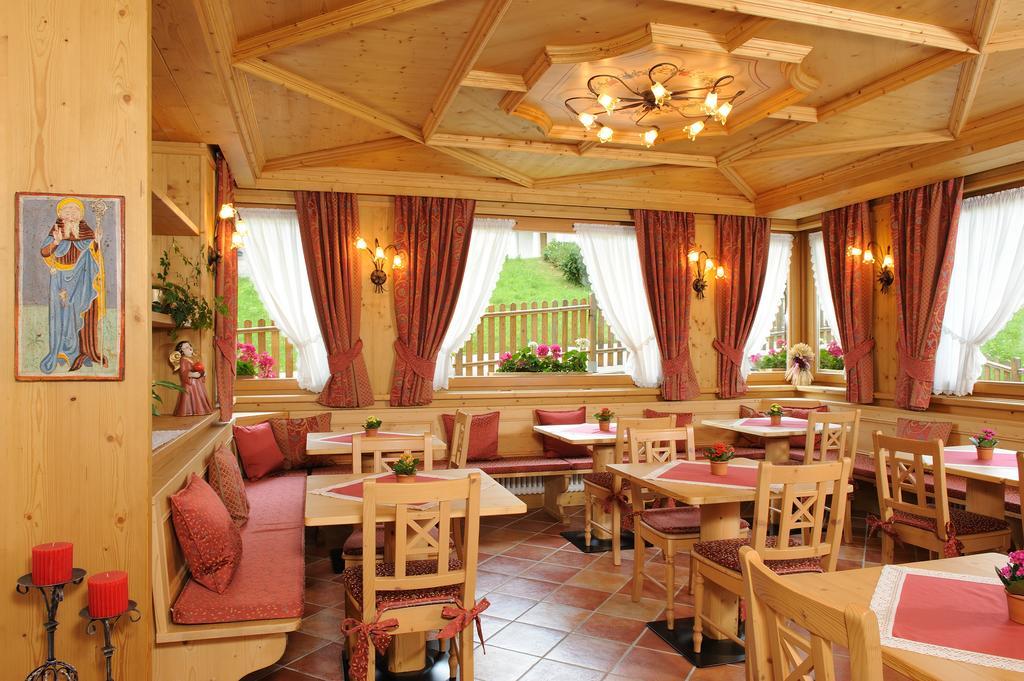 Hotel Garni La Soldanella Мадона ди Кампильо Екстериор снимка