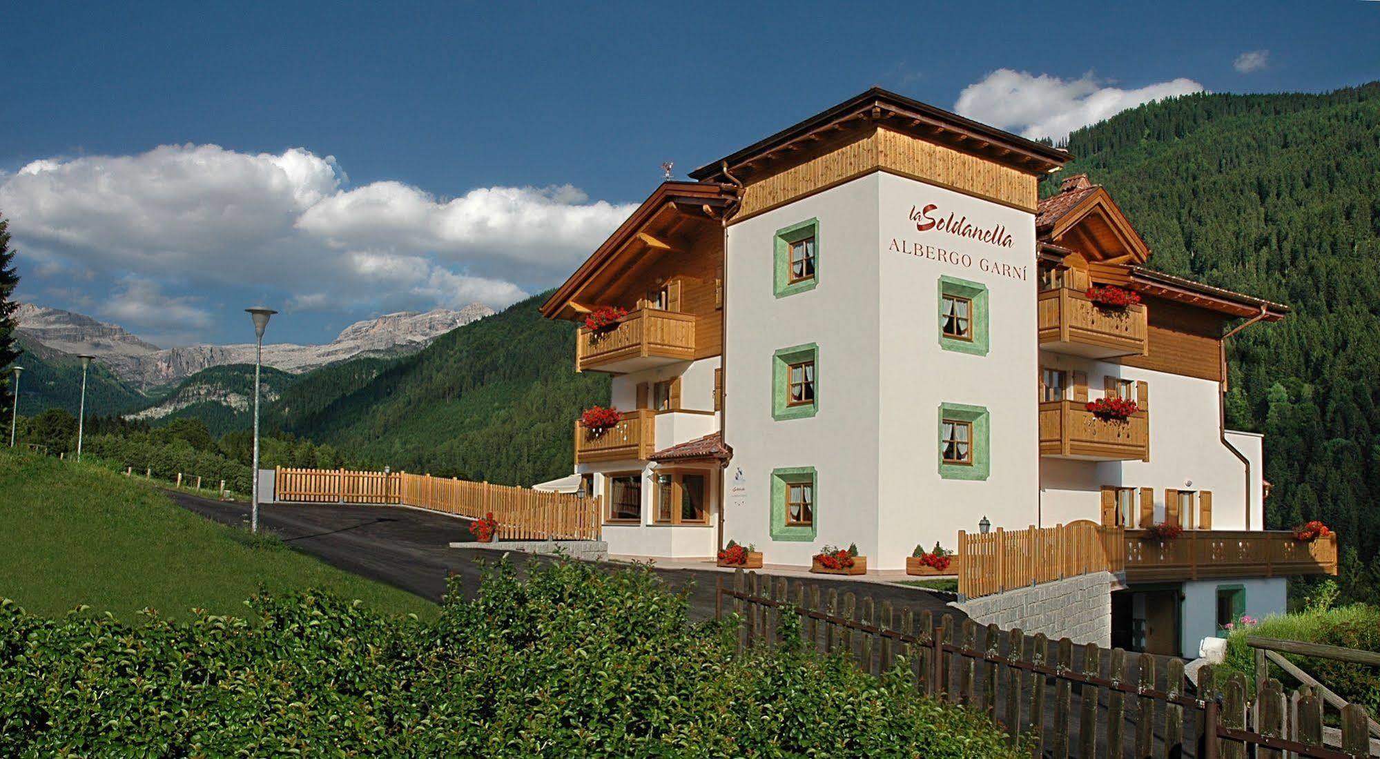 Hotel Garni La Soldanella Мадона ди Кампильо Екстериор снимка